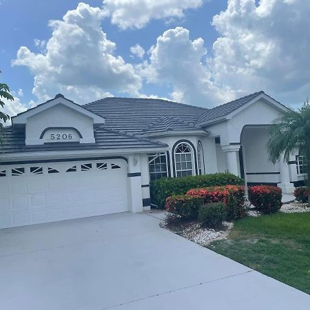 Free Heatedpool On Sailboataccesscanal Boat Lift Villa Cape Coral Exterior photo